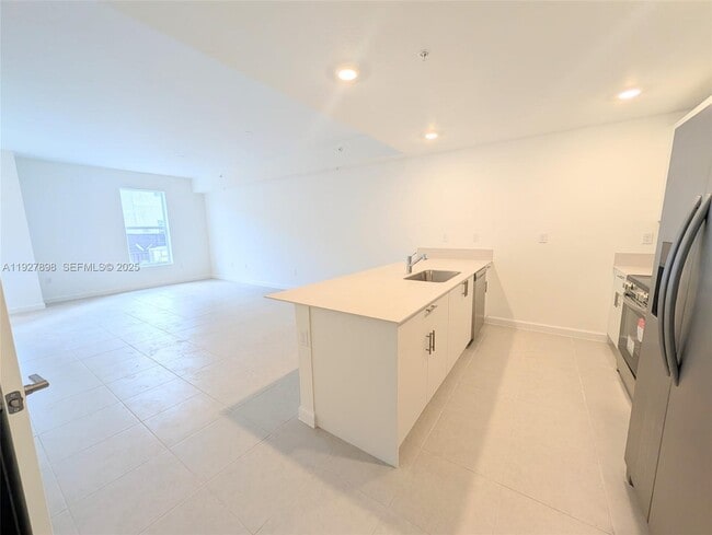 15557 SW 280th St in Homestead, FL - Foto de edificio - Building Photo