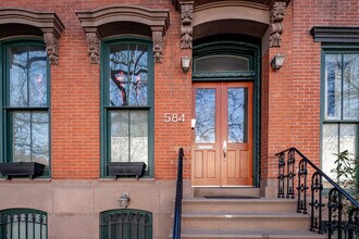 584 Pacific St in Brooklyn, NY - Building Photo - Building Photo