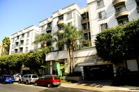 Building - Lakeview Apartments in Los Angeles, California
