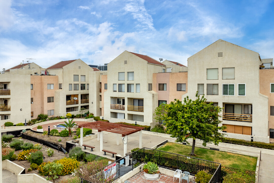 1119 Albany St in Los Angeles, CA - Foto de edificio