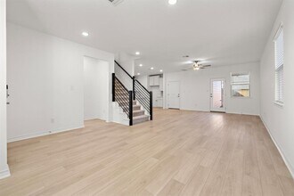 307 Flowers Ave in Hutto, TX - Building Photo - Building Photo