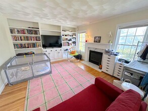 6 Farmer Cir in Arlington, MA - Foto de edificio - Building Photo