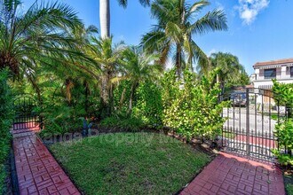 194 Almeria Rd in West Palm Beach, FL - Building Photo - Building Photo