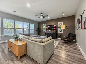 2414 Pennsylvania Ave in Dallas, TX - Foto de edificio - Building Photo