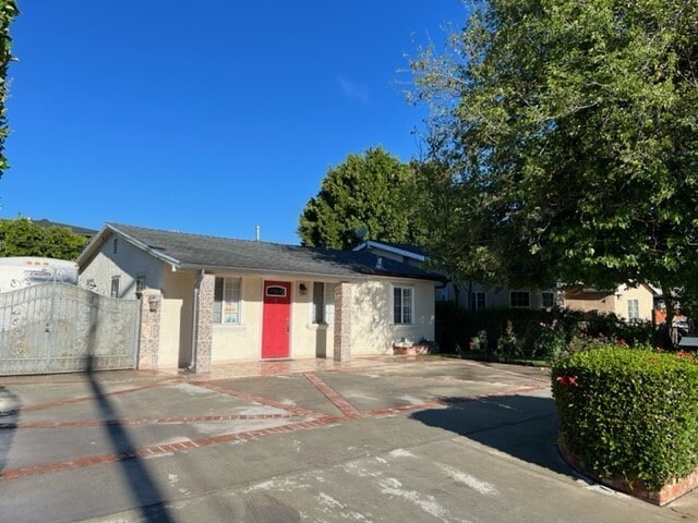 property at 6515 Buffalo Ave