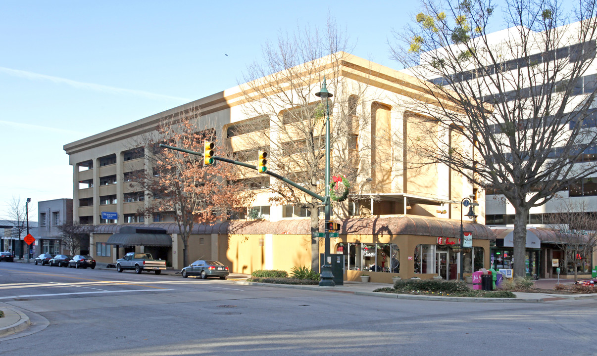 The Palms on Main in Columbia, SC - Foto de edificio