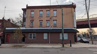 4421 Wayne Ave, Unit 1A in Philadelphia, PA - Building Photo