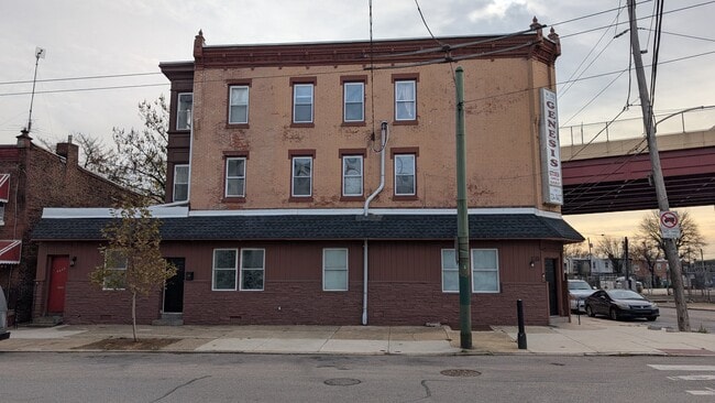 4421 Wayne Ave, Unit 1A