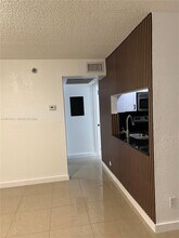 10027 Winding Lake Rd in Sunrise, FL - Building Photo - Building Photo