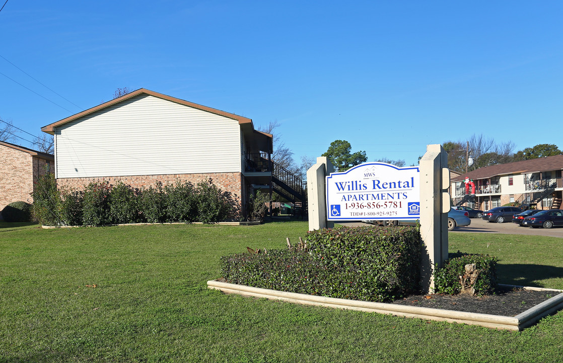 Willis Rental in Willis, TX - Building Photo