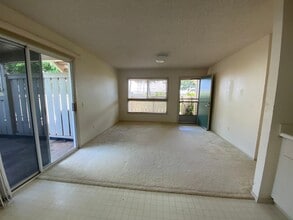 91-1077-1077 Oaniani St in Kapolei, HI - Building Photo - Building Photo