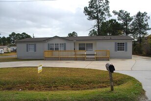 14939 Angela Dr in Gulfport, MS - Building Photo
