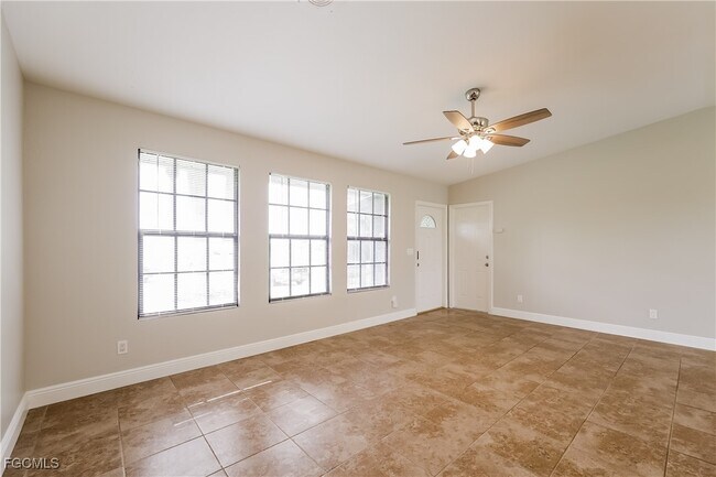 1225 NE 12th Ave in Cape Coral, FL - Building Photo - Building Photo