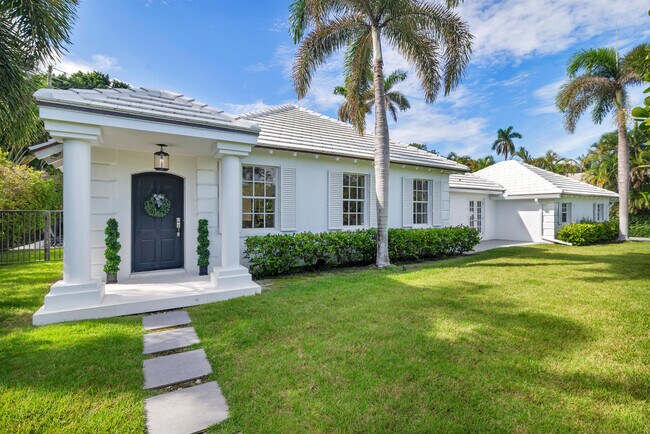 216 Bahama Ln in Palm Beach, FL - Building Photo - Building Photo