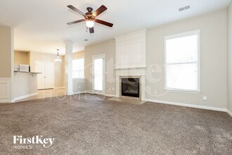 855 Stonehaven Rd SW in Atlanta, GA - Foto de edificio - Building Photo