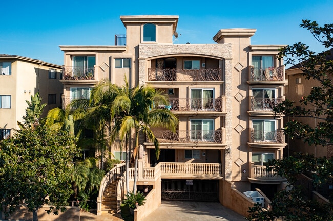 Bedford Villas in Los Angeles, CA - Building Photo - Building Photo