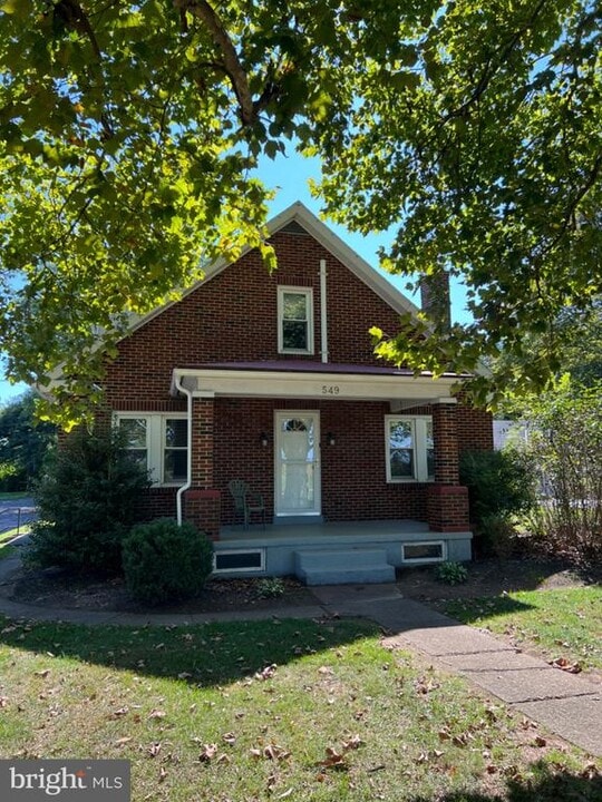 549 Sand Hill Rd in Hershey, PA - Building Photo