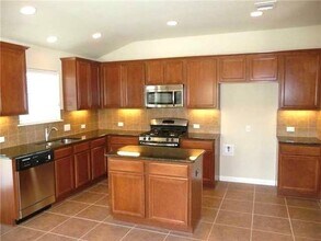 101 Craig Parry Cove in Round Rock, TX - Building Photo - Building Photo
