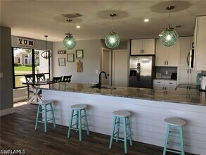 3705 SE 18th Pl in Cape Coral, FL - Building Photo - Building Photo