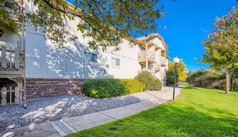 1024 E Swallow Rd in Fort Collins, CO - Building Photo