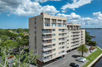 The Le Baron in Jacksonville, FL - Foto de edificio - Building Photo