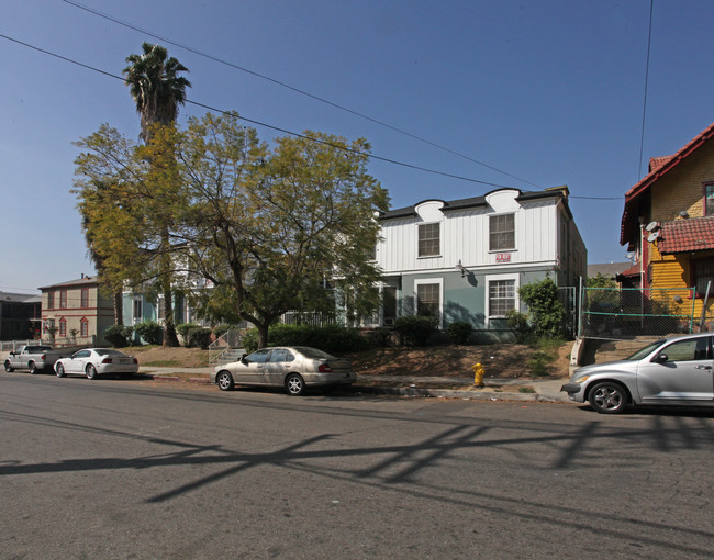 429-435 Witmer St in Los Angeles, CA - Building Photo - Building Photo