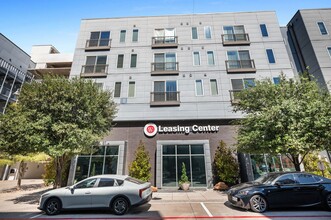 Windsor Metro West in Plano, TX - Foto de edificio - Building Photo