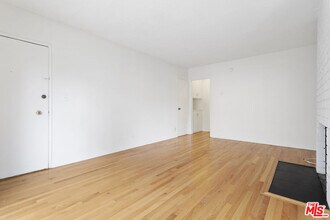 11947 Kiowa Ave in Los Angeles, CA - Building Photo - Building Photo