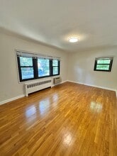 Rye Village Apartments in Rye, NY - Foto de edificio - Building Photo