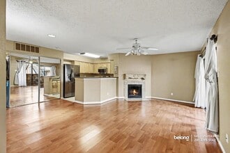 2300 Old Spanish Trl, Unit 115 in Houston, TX - Foto de edificio - Building Photo