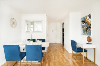 175 E 96th St in New York, NY - Building Photo - Building Photo