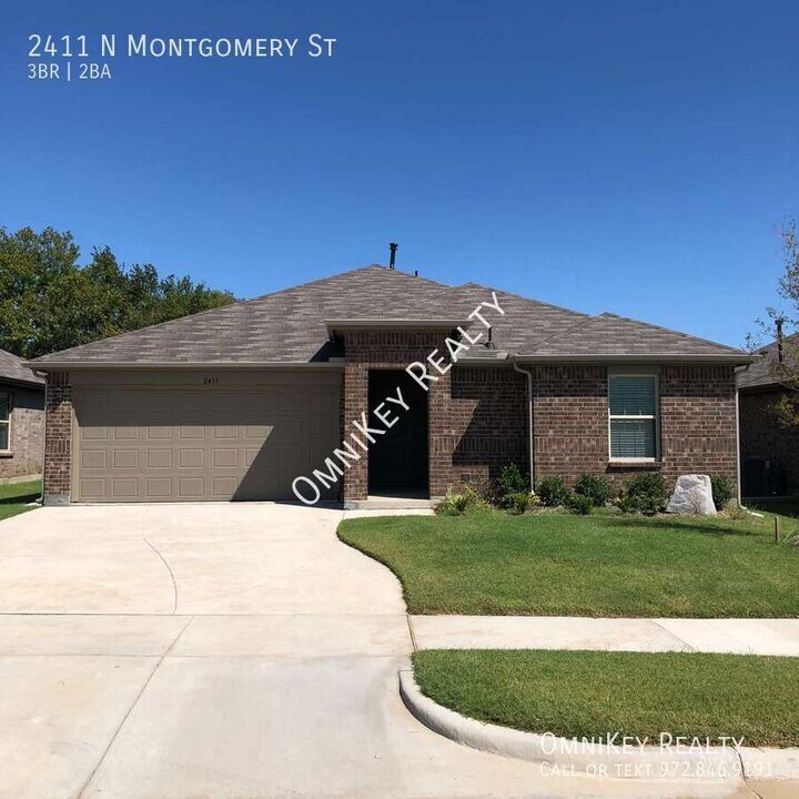 2411 N Montgomery St in Sherman, TX - Building Photo