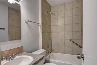 410 Vista W Ct in Bastrop, TX - Building Photo - Building Photo