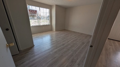 8271 Ned Ave in Baton Rouge, LA - Foto de edificio - Building Photo