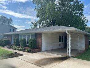 910 Tyler Ave in Muscle Shoals, AL - Building Photo - Building Photo