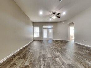 9251 Hawkeye Dr in Jacksonville, FL - Building Photo - Building Photo