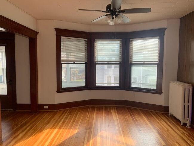 1481 3rd St, Unit Apt B in Rensselaer, NY - Building Photo - Building Photo