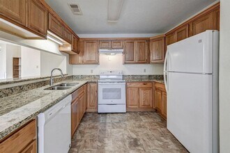 9322 Danforth Way in Houston, TX - Building Photo - Building Photo