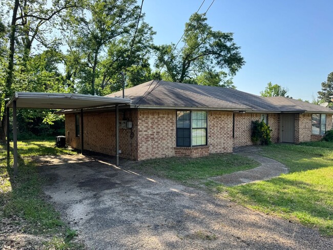 16048 Shoshone Dr in Tyler, TX - Building Photo - Building Photo