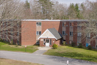 South Coast Apartments in New Bedford, MA - Foto de edificio - Building Photo