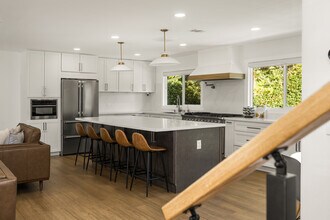 2916 E Trenton Ave in Orange, CA - Building Photo - Building Photo