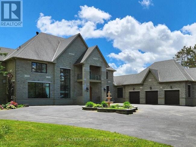 property at 3141 Vivian Rd