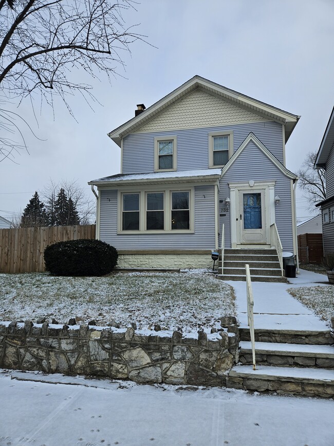 property at 732 E Mithoff St