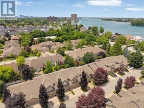 435 Sand Point Ct in Windsor, ON - Building Photo - Building Photo