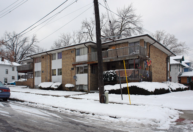 University Suites in Flint, MI - Foto de edificio - Building Photo