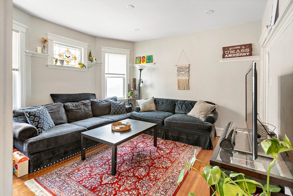 39 Edison Green in Boston, MA - Building Photo