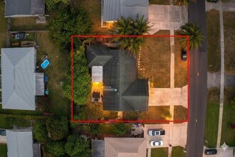 849 Camellia Dr in Royal Palm Beach, FL - Building Photo - Building Photo