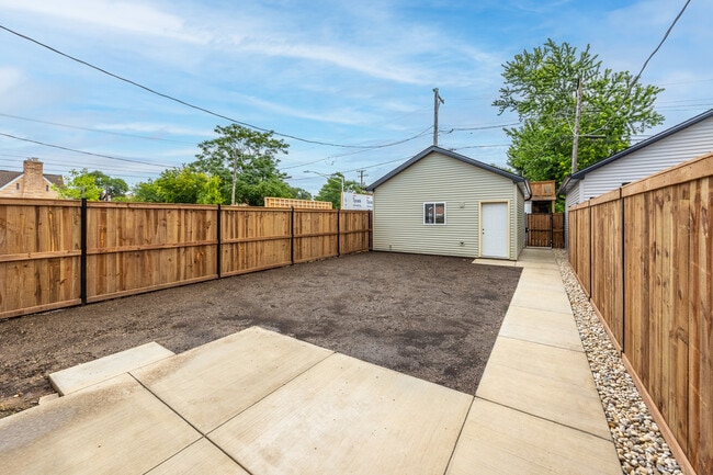 547 N Springfield Ave in Chicago, IL - Building Photo - Building Photo
