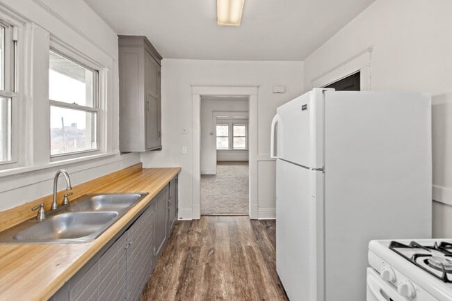 property at 1024 Steuben St
