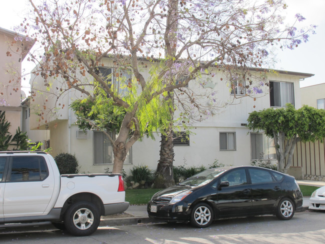 1024 N Stanley Ave in West Hollywood, CA - Building Photo - Building Photo